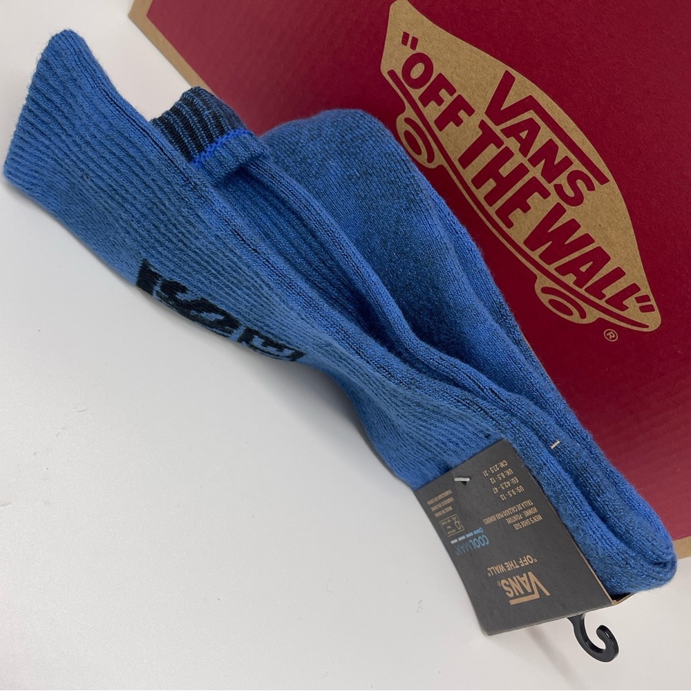 VANS Crew socks 
VANS PERFORMANCE SOCKS
COOLMAX® FIBER WITH WICKING TECHNOLOGY - Picture 15 of 16